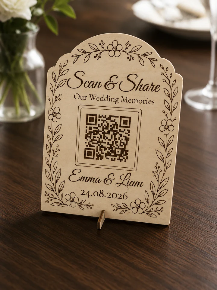 Exemple de plaque en bois personnalisée pour mariage avec QR code